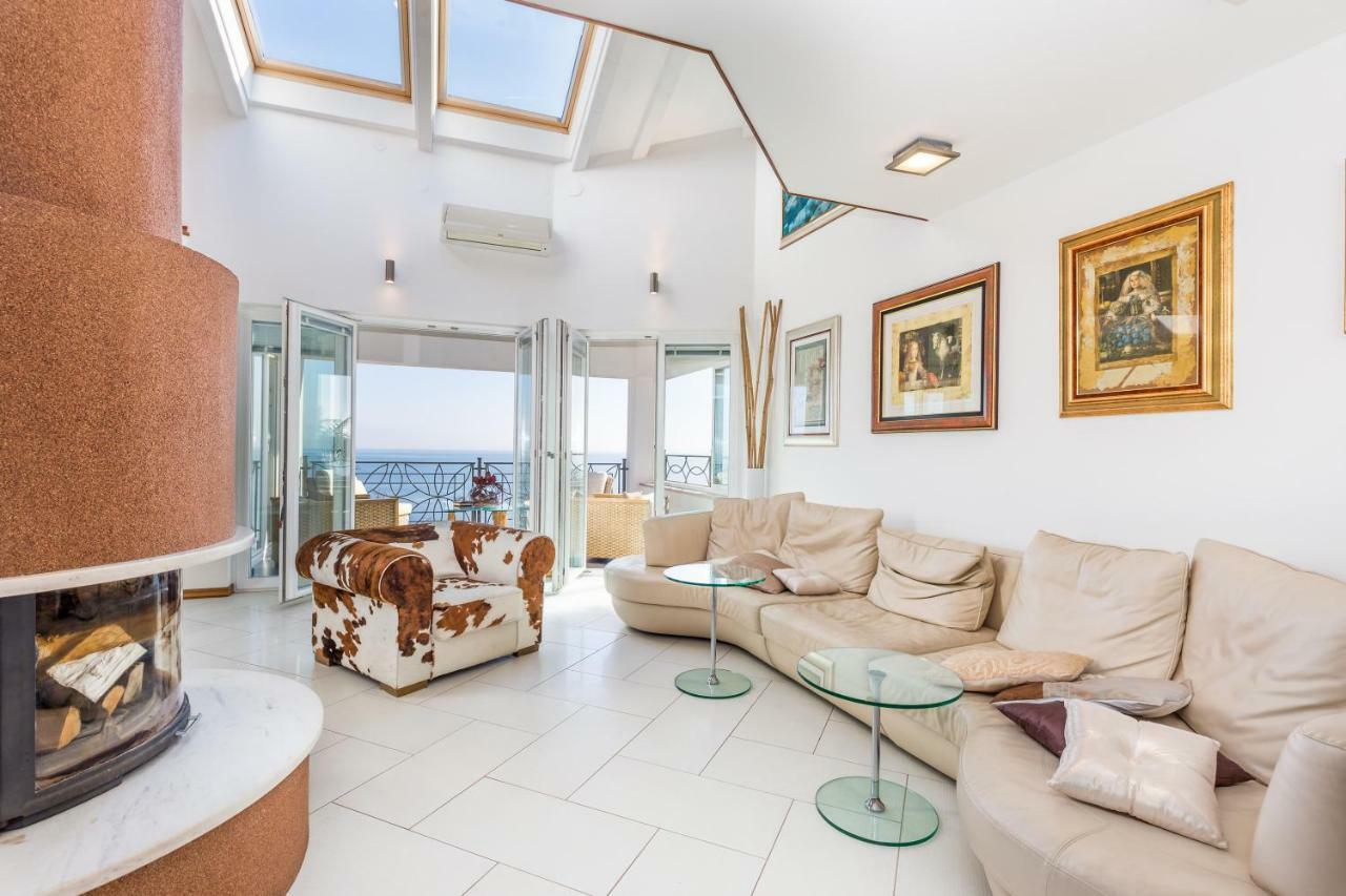 Luxury Penthouse Prestige Near The Sea Apartman Abbázia Kültér fotó