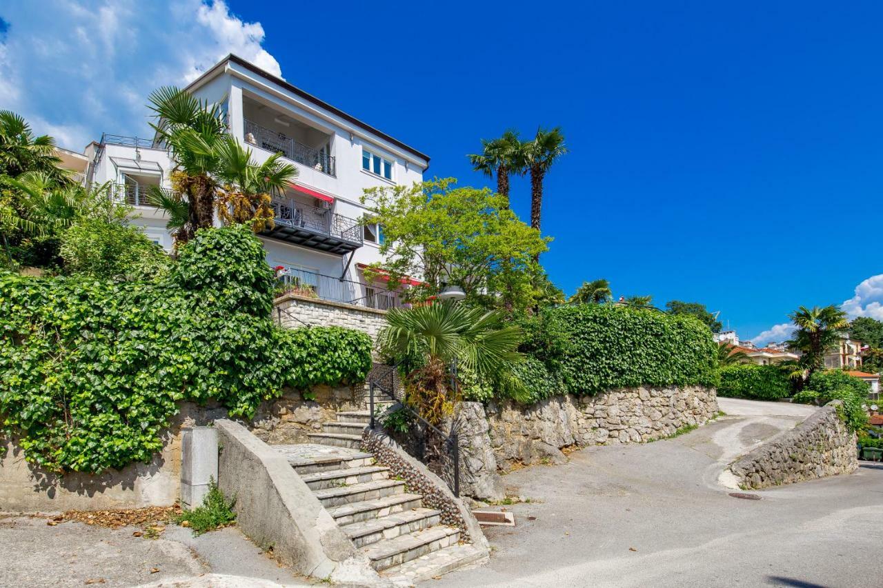 Luxury Penthouse Prestige Near The Sea Apartman Abbázia Kültér fotó